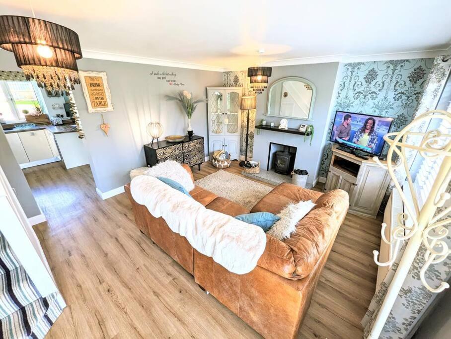 Spacious Lovely 3 Bed House In Keyworth Nottingham Suit Contractors Or Family エクステリア 写真