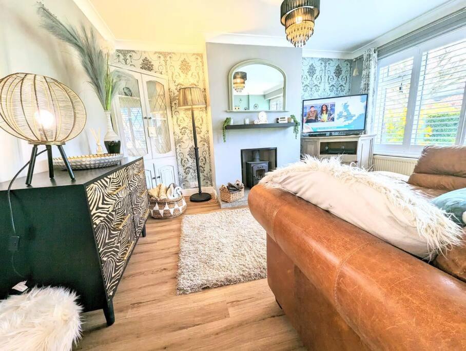 Spacious Lovely 3 Bed House In Keyworth Nottingham Suit Contractors Or Family エクステリア 写真